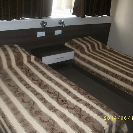 Lilia Family Hotel 2*